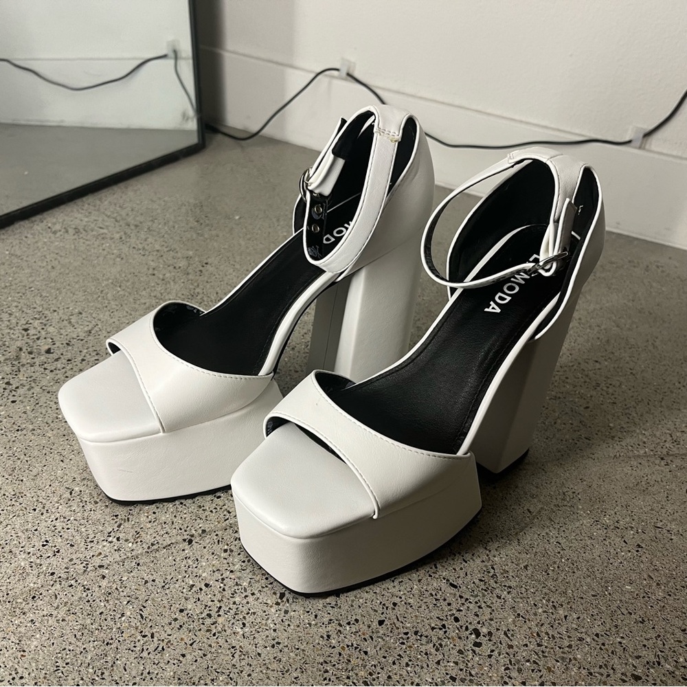 White Lamoda Cut Throat Platform Sandals